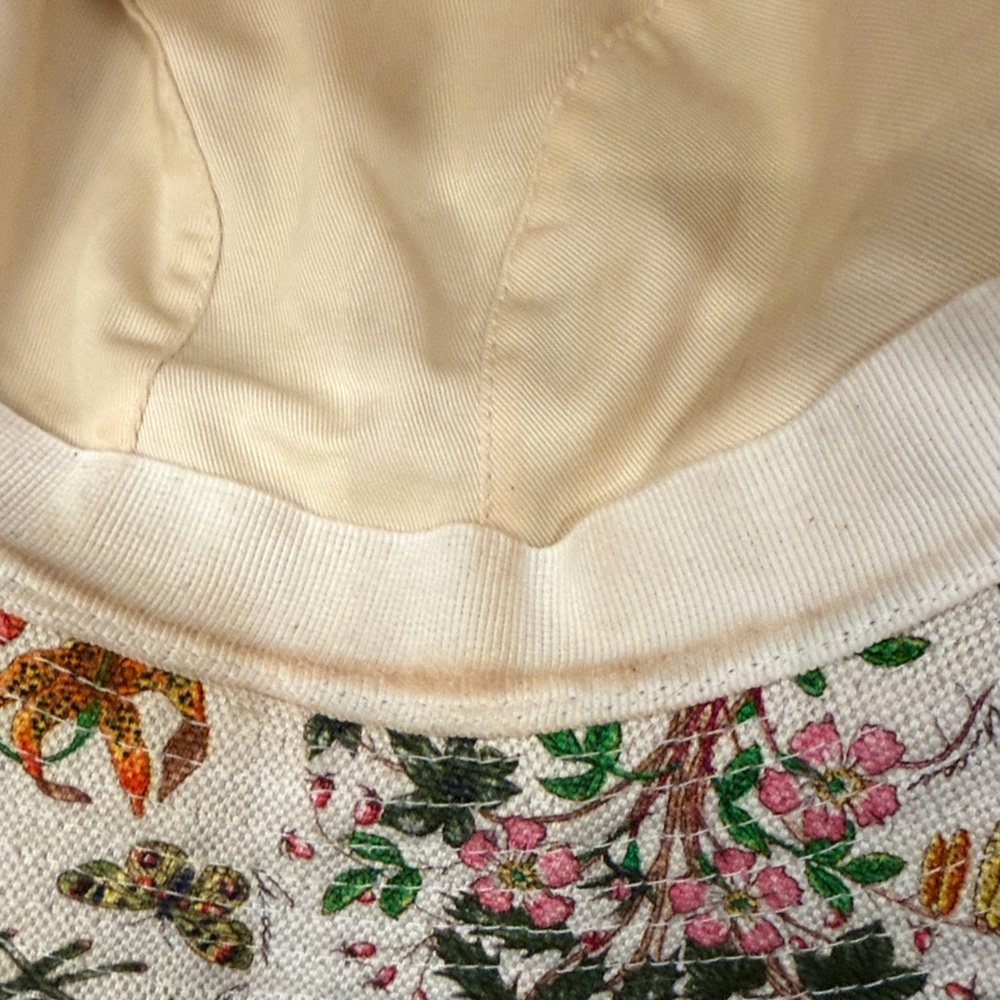 Gucci White Floral Print Bucket Hat with Beige Leather Trim - Picture 7 of 14